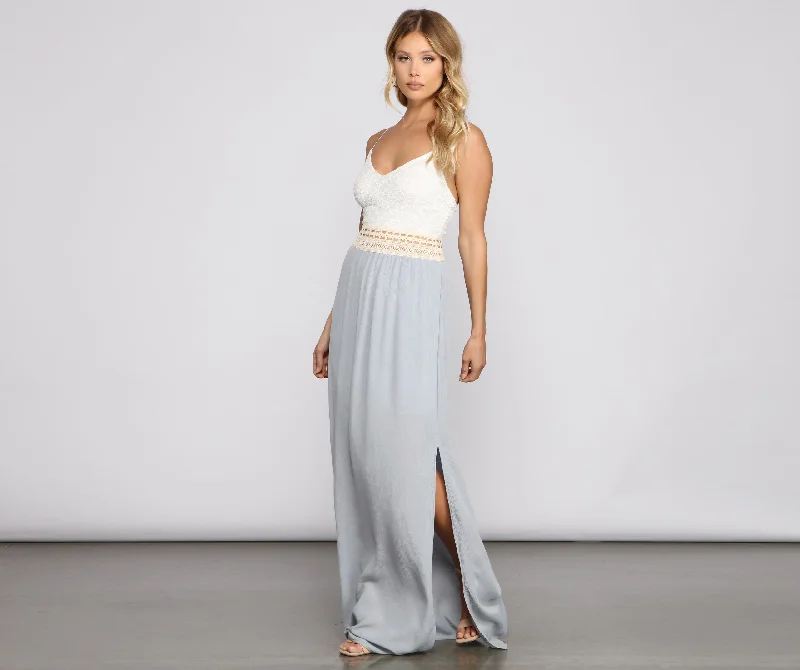 Effortlessly Stunning Crochet Waist Maxi Dress