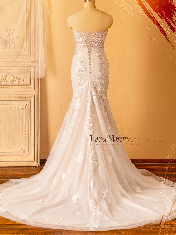 KAYLEE / Strapless Fitted Wedding Dress in Boned and Push up Neckline Design