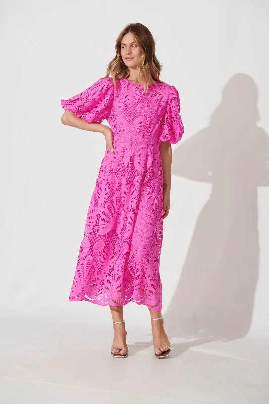 Tillie Lace Maxi Dress In Raspberry