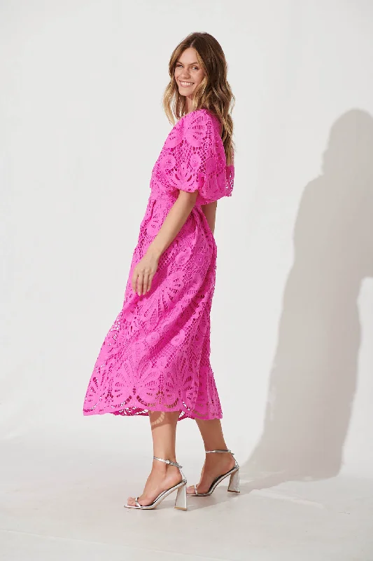 Tillie Lace Maxi Dress In Raspberry