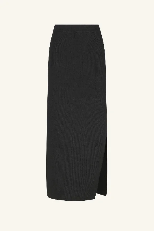 BASIC MIDI SKIRT WITH SPLIT - BLACK