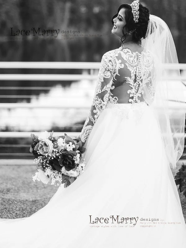 Breathtaking and Unique Lace Wedding Dress