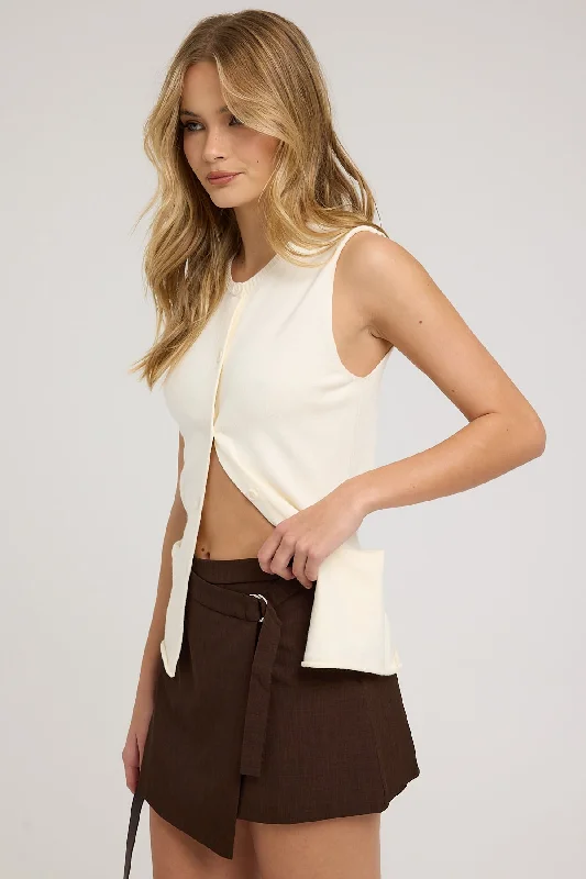 Perfect Stranger Buckle up Skort Choc