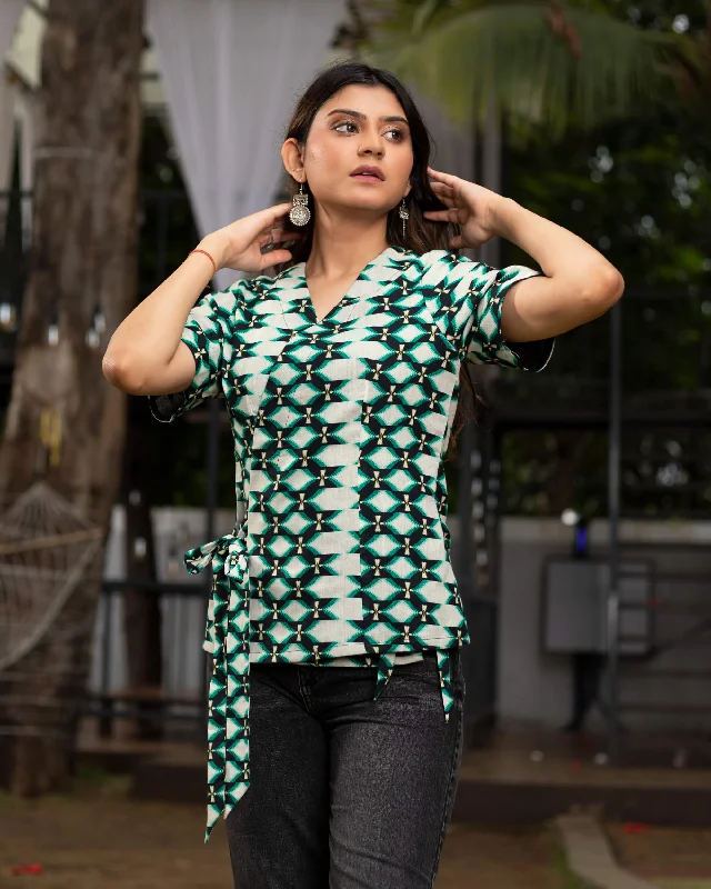 One Day Only – Huge Savings!Trellis Printed Overlap Jacket