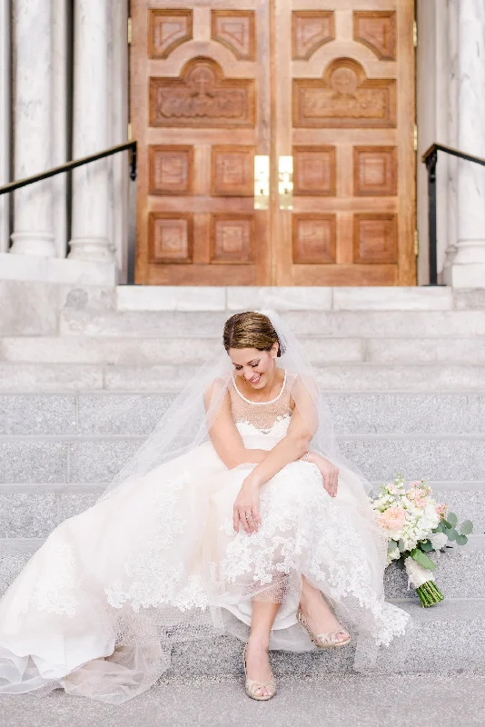 Exclusive Deals Just for You!Sheer Scoop Neck Bride Lace Wedding Gown with Belt