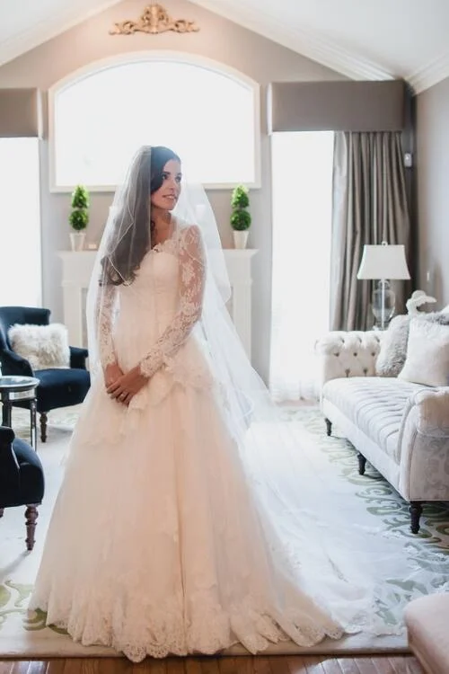 Exclusive Deals Just for You!V-neck Long Sleeves Vintage Wedding Dress with Tulle Skirt