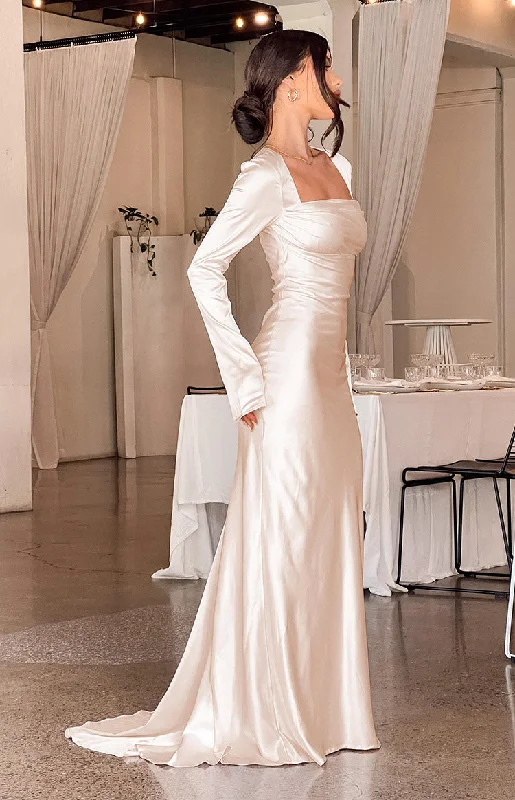 Grab Yours Before It’s Too Late!Addina Cream Long Sleeve Maxi Dress