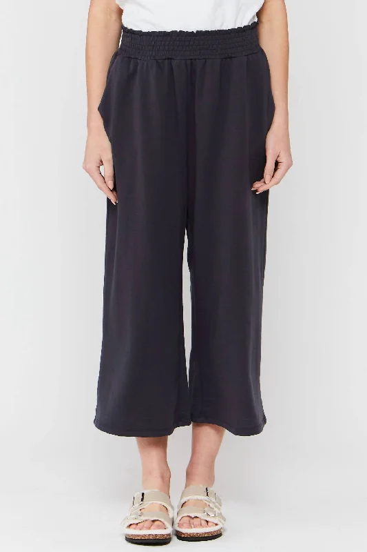 Massive Price Cuts!Chandra Culotte Pants In Periscop