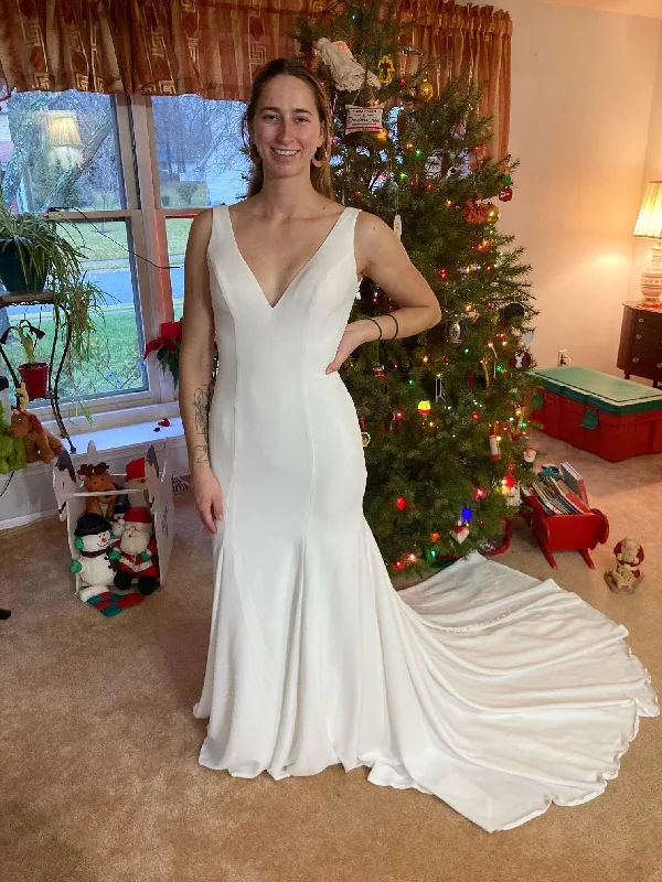 Your Favorite Sale is Back!Allure Bridals 3101
