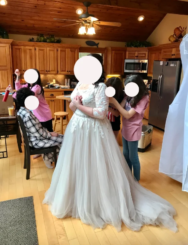 Special Offer – Act Fast!Allure Bridals 3154