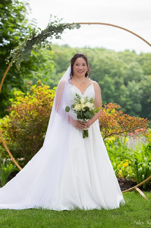 Amazing Prices You Can’t Resist!Allure Bridals 3303