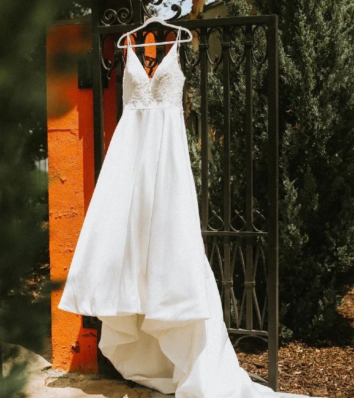 Save Like Never Before!Allure Bridals 3360
