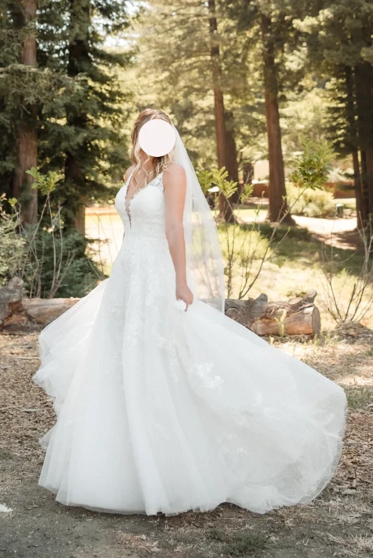 Instant Savings Await!Allure Bridals 3400