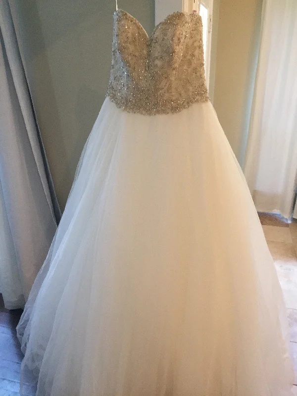 Best Price of the Season!Allure Bridals 51632
