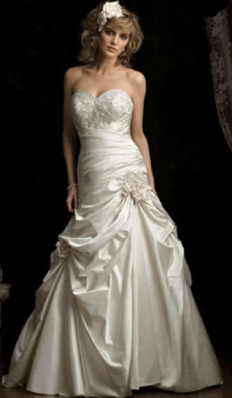 Save Money, Shop Happy!Allure Bridals 8683