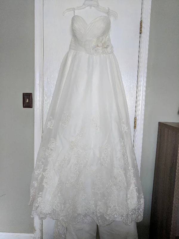 Everything Must Go!Allure Bridals 8757
