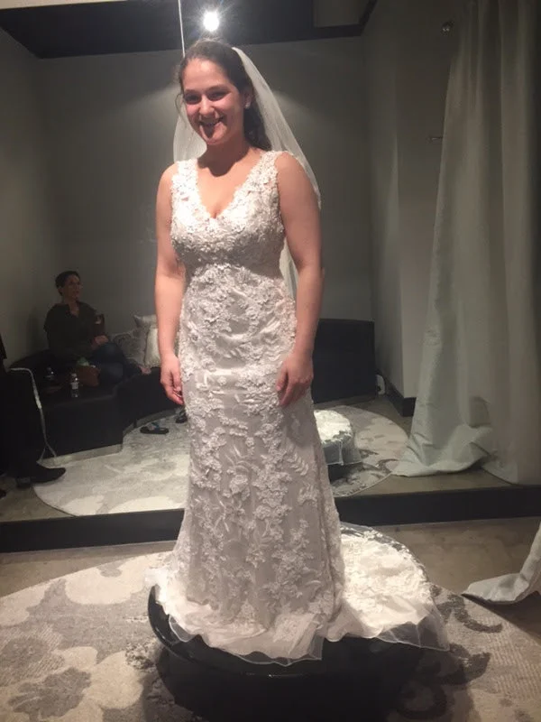 Flash Deals – Act Quickly!Allure Bridals 8800
