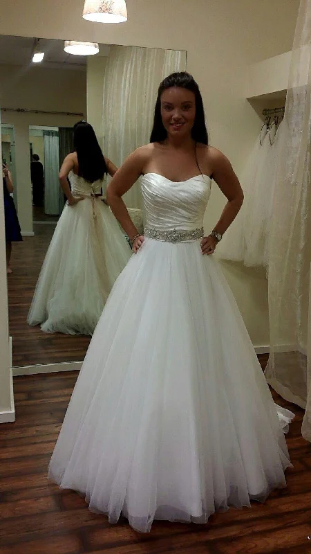 Get It Before It’s Gone!Allure Bridals 8957