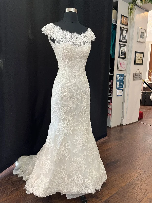 Special Discounts Inside!Allure Bridals 9000