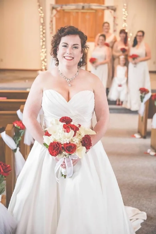 Exclusive Offers You’ll Love!Allure Bridals 9065