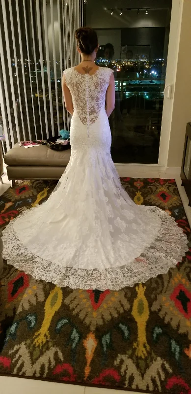 Shop Before It’s Gone!Allure Bridals 9068