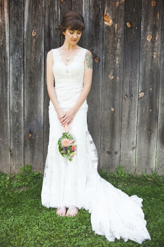 Special Offer – Act Fast!Allure Bridals 9068