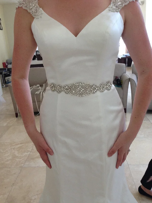 Limited Edition, Limited Price!Allure Bridals 9158