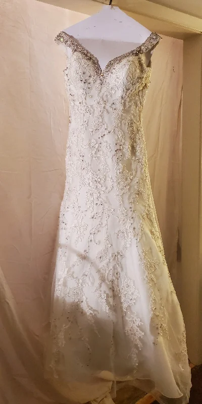 Your Dream Deal is Here!Allure Bridals 9164