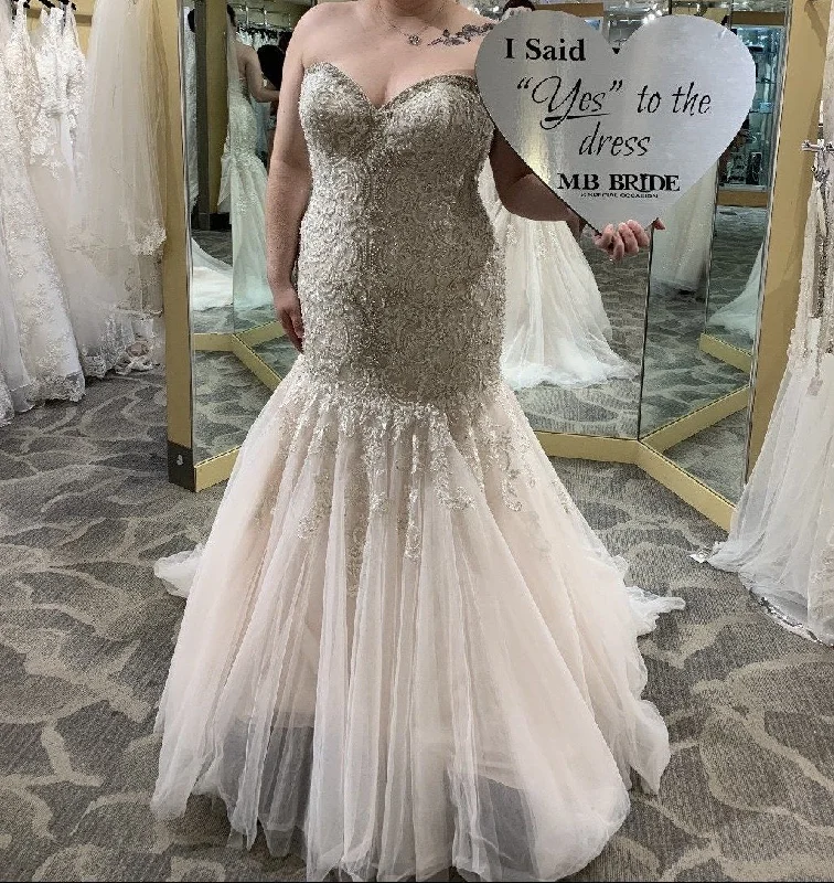 Special Offer – Act Fast!Allure Bridals 9275