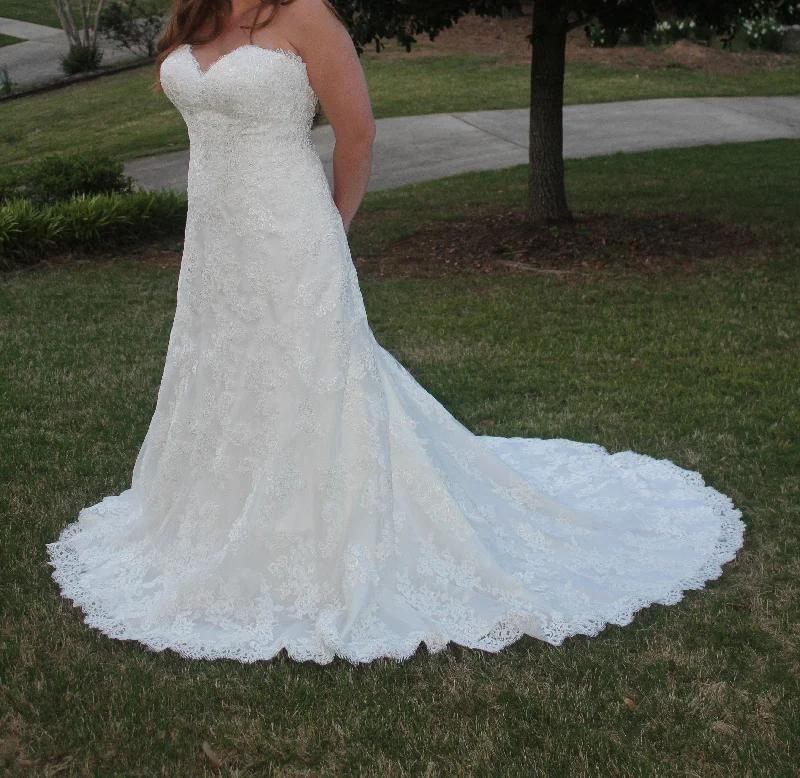 The Sale You’ve Been Waiting For!Allure Bridals 9309