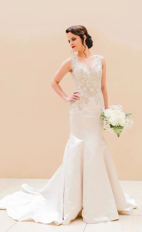 Your Best Deals Are Here!Allure Bridals 9362