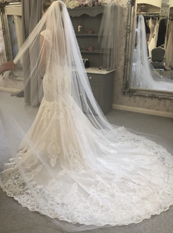Exclusive Deals Just for You!Allure Bridals 9471