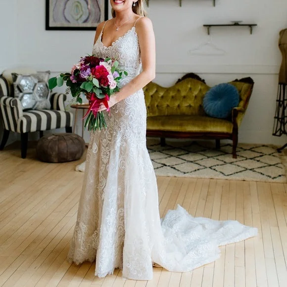 Your Shopping Wish, Our Discount Command!Allure Bridals 9501