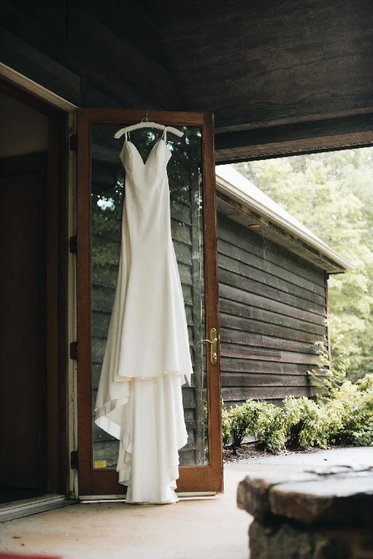 Must-Have Deals Inside!Allure Bridals 9603
