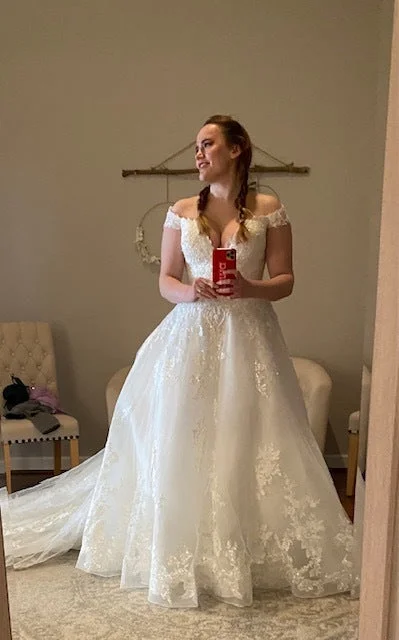 Massive Price Cuts!Allure Bridals 9681