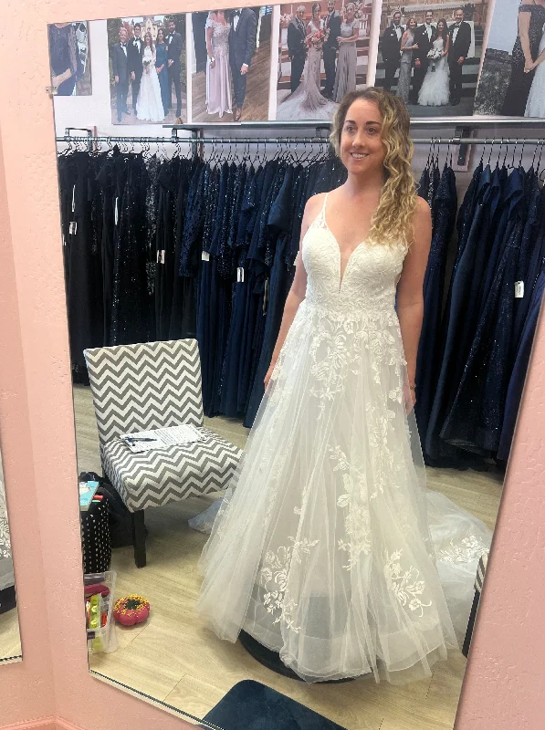 Great Deals, Just for You!Allure Bridals 9802
