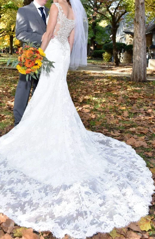 Act Fast – Limited Time Savings!Allure Bridals C381