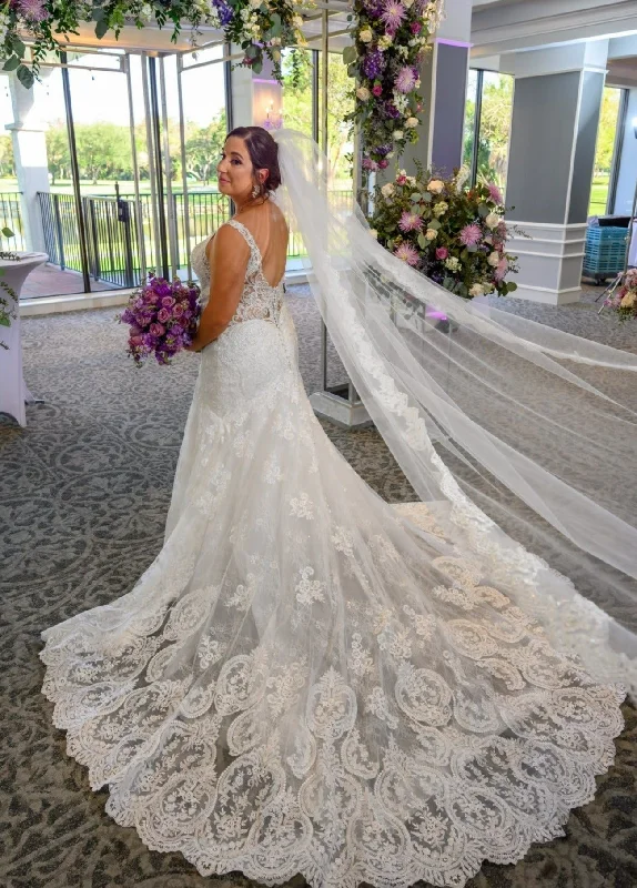 Seasonal Sale – Shop Now!Allure Bridals C504