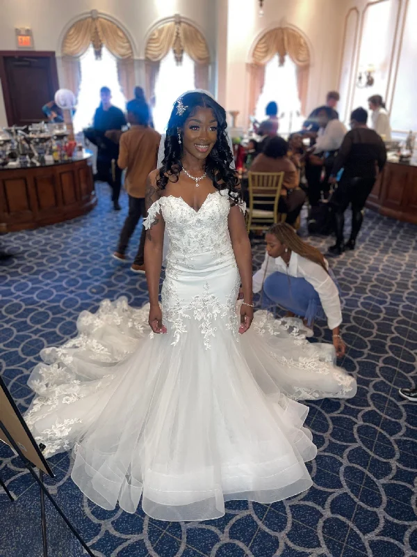 Only a Few Left – Order Now!Allure Bridals C568