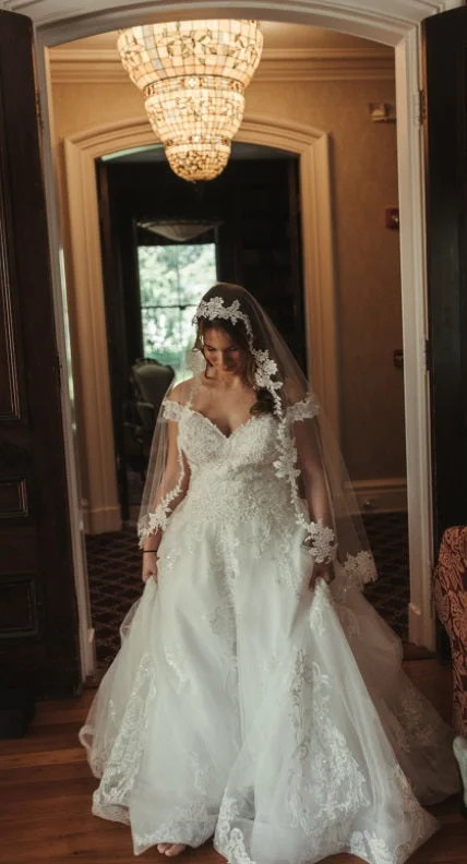 Crazy Discounts Inside!Allure Bridals C570