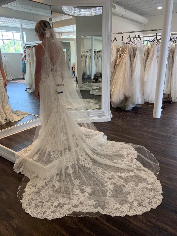 Limited-Time Price Drop!Allure Bridals C591