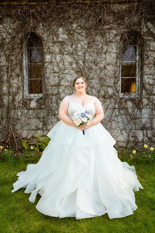 Don't Miss Out!Allure Bridals D320 Ariel