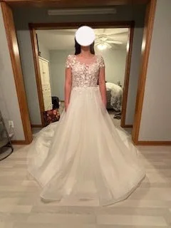 Your Shopping Wish, Our Discount Command!Allure Bridals E207 Antonina