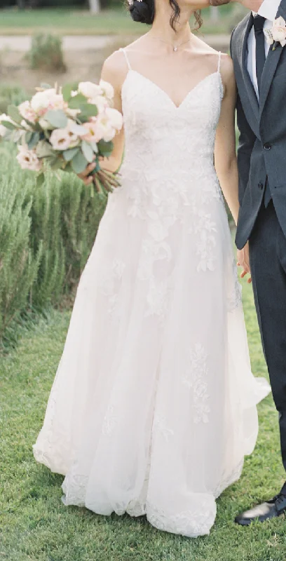Huge Savings – Act Now!Allure Bridals Lace A-Line Wedding Dress
