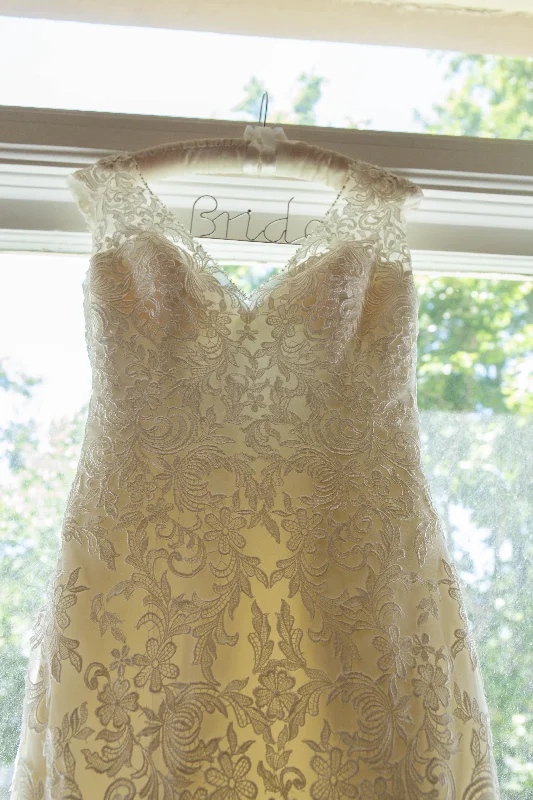 Act Fast – Limited Time Savings!Allure Bridals Lace Mermaid