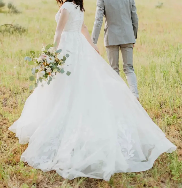 Shop Smart, Save Big!Allure Bridals M621