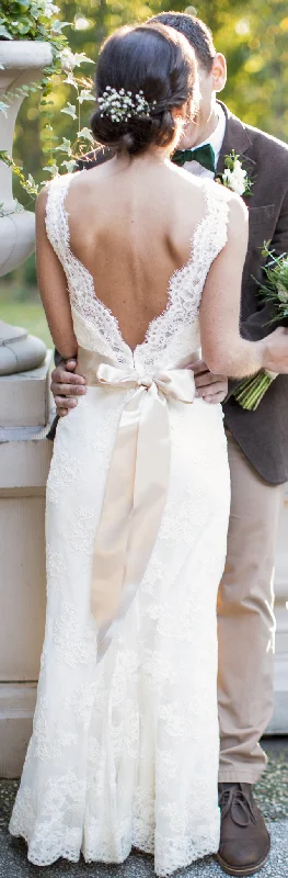 Incredible Savings Inside!Allure Bridals Scalloped Eyelash Trim V-Neckline with Low V-Back Fit and Flare