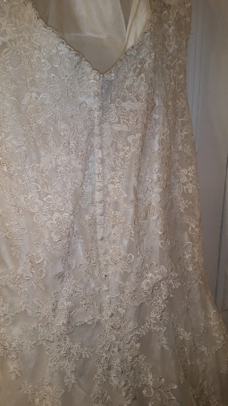 Unmissable Offers Await!Allure Bridals W340