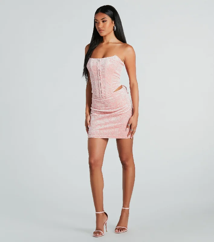 Get It Before It’s Gone!Floral Dates Velvet Mini Skirt