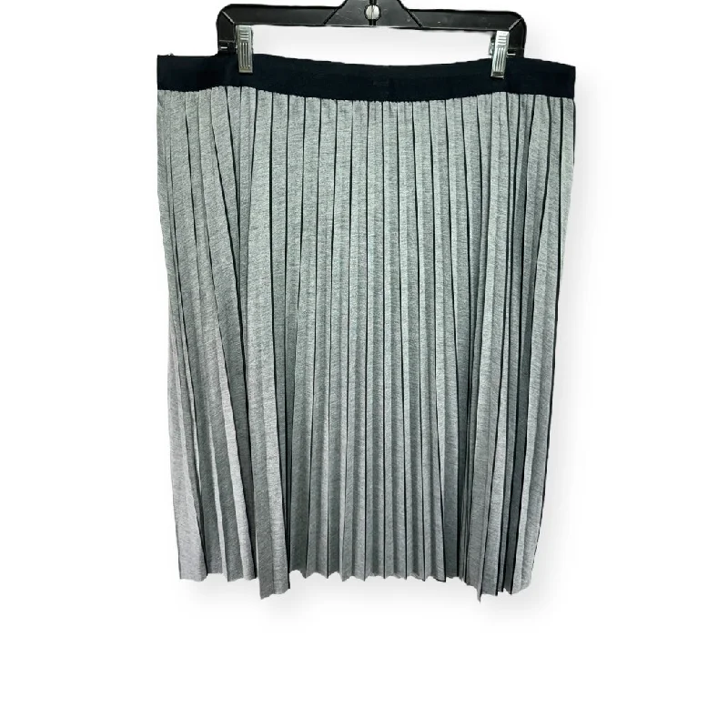 Don’t Wait – Shop Today!Grey Skirt Midi Cato, Size 22
